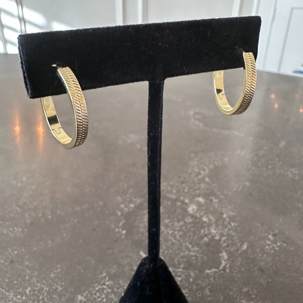 3/4" Gold hoops